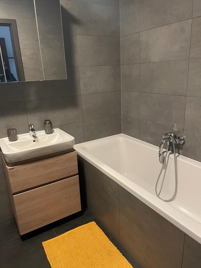 Garden Apartman Radnica - Private Parking Included コシツェ エクステリア 写真