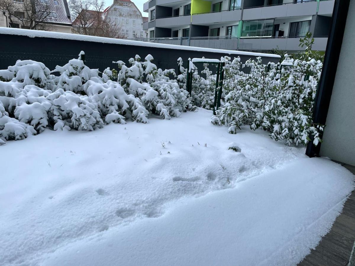 Garden Apartman Radnica - Private Parking Included コシツェ エクステリア 写真