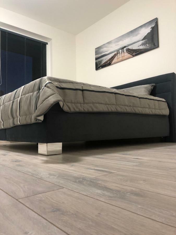 Garden Apartman Radnica - Private Parking Included コシツェ エクステリア 写真