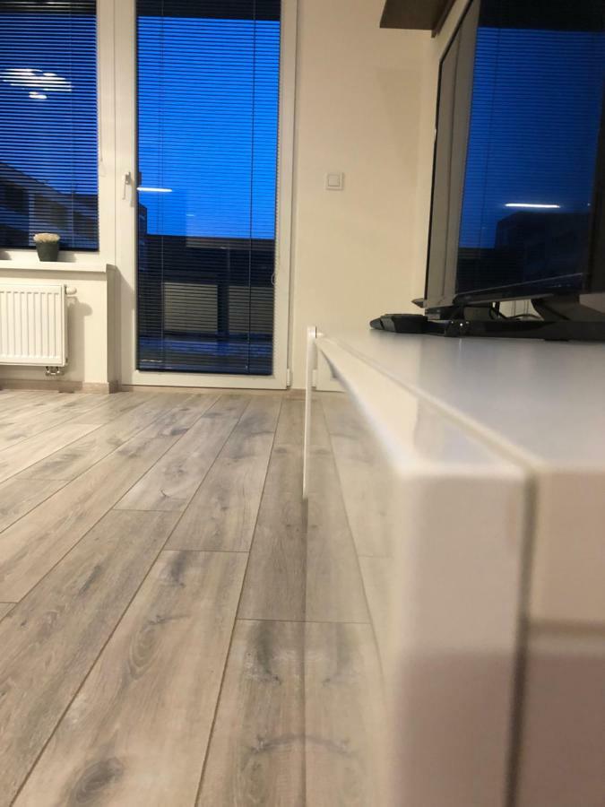 Garden Apartman Radnica - Private Parking Included コシツェ エクステリア 写真
